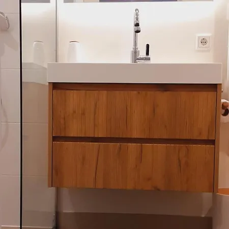 Le Garage * ברחן